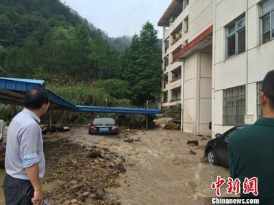 浙江磐安遇暴雨街道变游泳池 学校食堂宿舍被淹_热点关注_中国网四川频道_网上四川_四川新闻