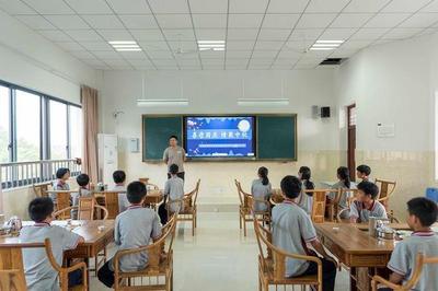 磐安县第四中学开展"情满中秋"重点关爱对象茶话会