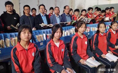 甘谷磐安中学:阅读新风尚 书香润校园